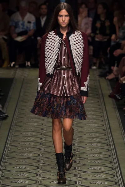Look 19